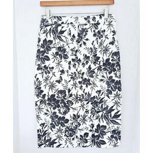 J.Crew Pencil Skirt‎ | Black White Floral Botanical Print | Women’s Size 2